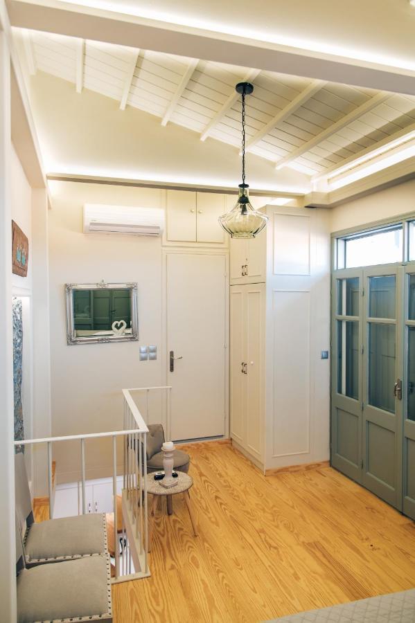 Katerina's Mini Suite Plomari Bagian luar foto