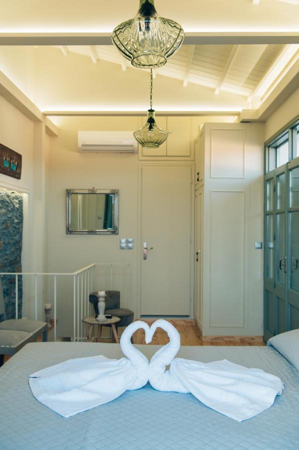 Katerina's Mini Suite Plomari Bagian luar foto